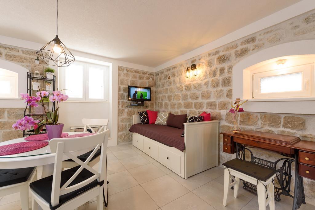 Studio Tironi 2 -Sonja Daire Trogir Dış mekan fotoğraf