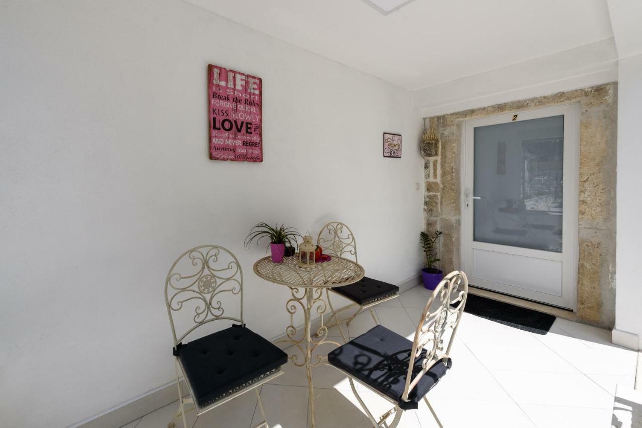 Studio Tironi 2 -Sonja Daire Trogir Dış mekan fotoğraf