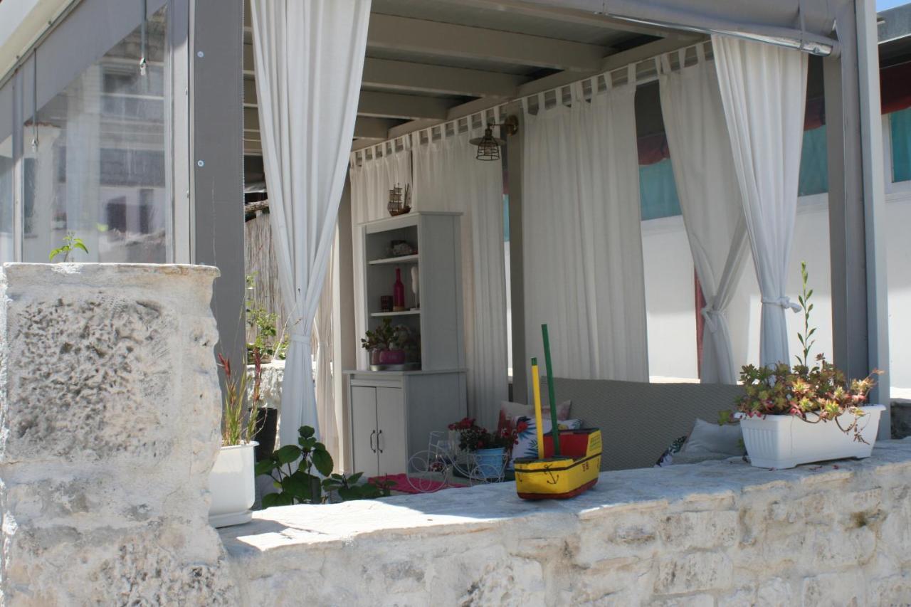 Studio Tironi 2 -Sonja Daire Trogir Dış mekan fotoğraf